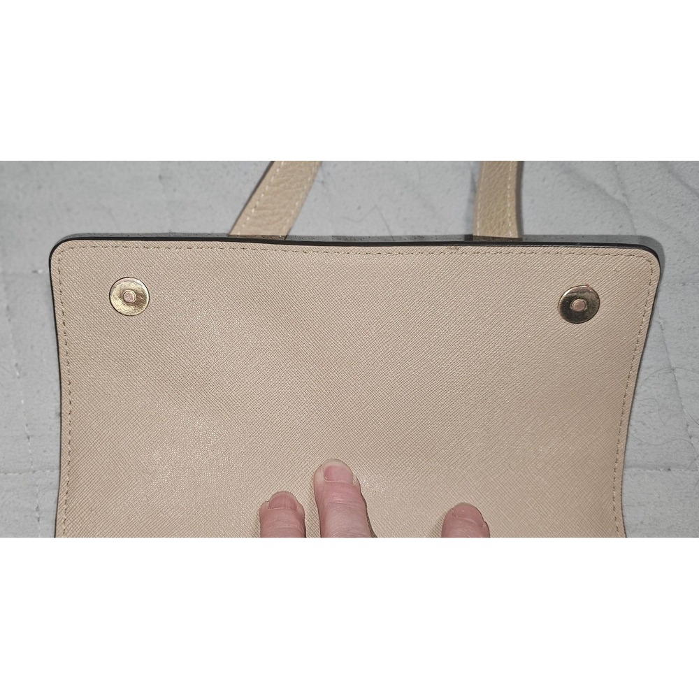 Michael Kors Beige Saffiano Leather Crossbody Wallet Bag with Removable Pouch - Picture 5 of 12